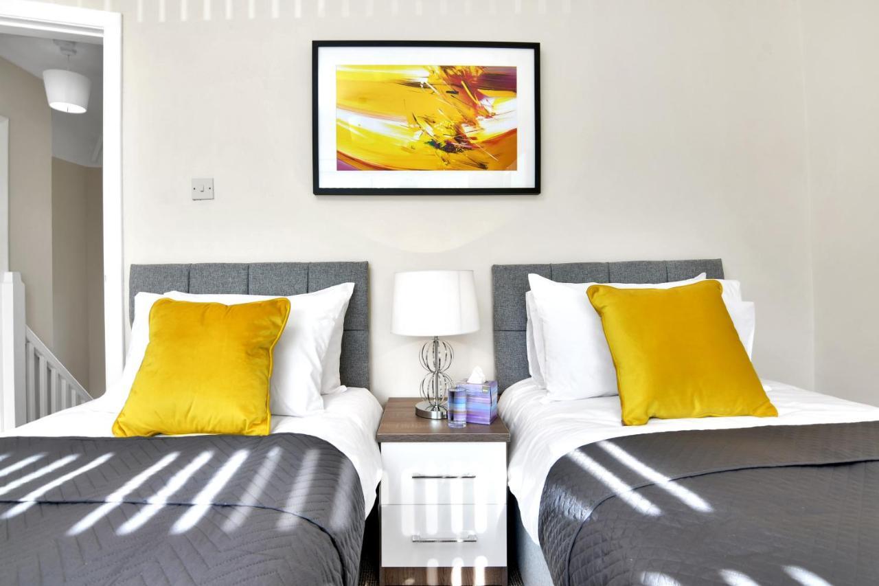 Xclusive Living Stay Near Airport & Nec, The Whitecroft Sheldon  ภายนอก รูปภาพ