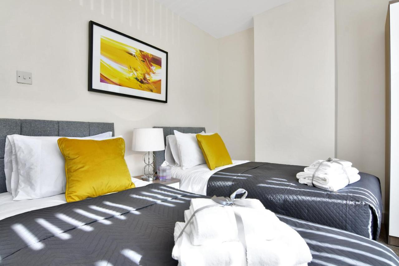 Xclusive Living Stay Near Airport & Nec, The Whitecroft Sheldon  ภายนอก รูปภาพ