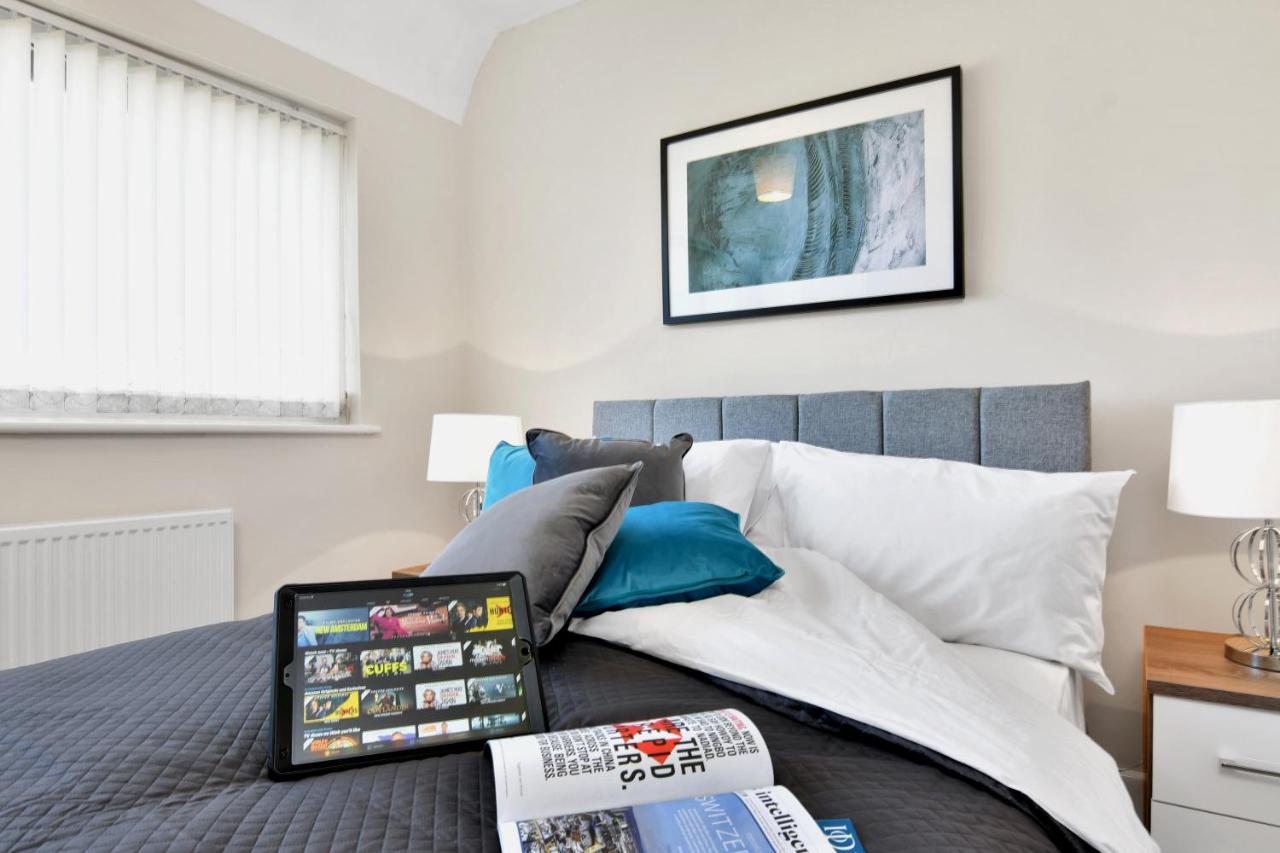 Xclusive Living Stay Near Airport & Nec, The Whitecroft Sheldon  ภายนอก รูปภาพ