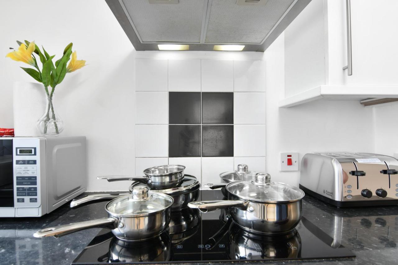 Xclusive Living Stay Near Airport & Nec, The Whitecroft Sheldon  ภายนอก รูปภาพ
