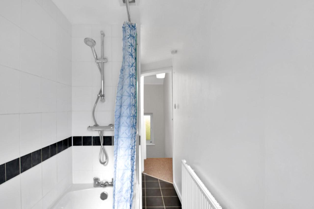 Xclusive Living Stay Near Airport & Nec, The Whitecroft Sheldon  ภายนอก รูปภาพ